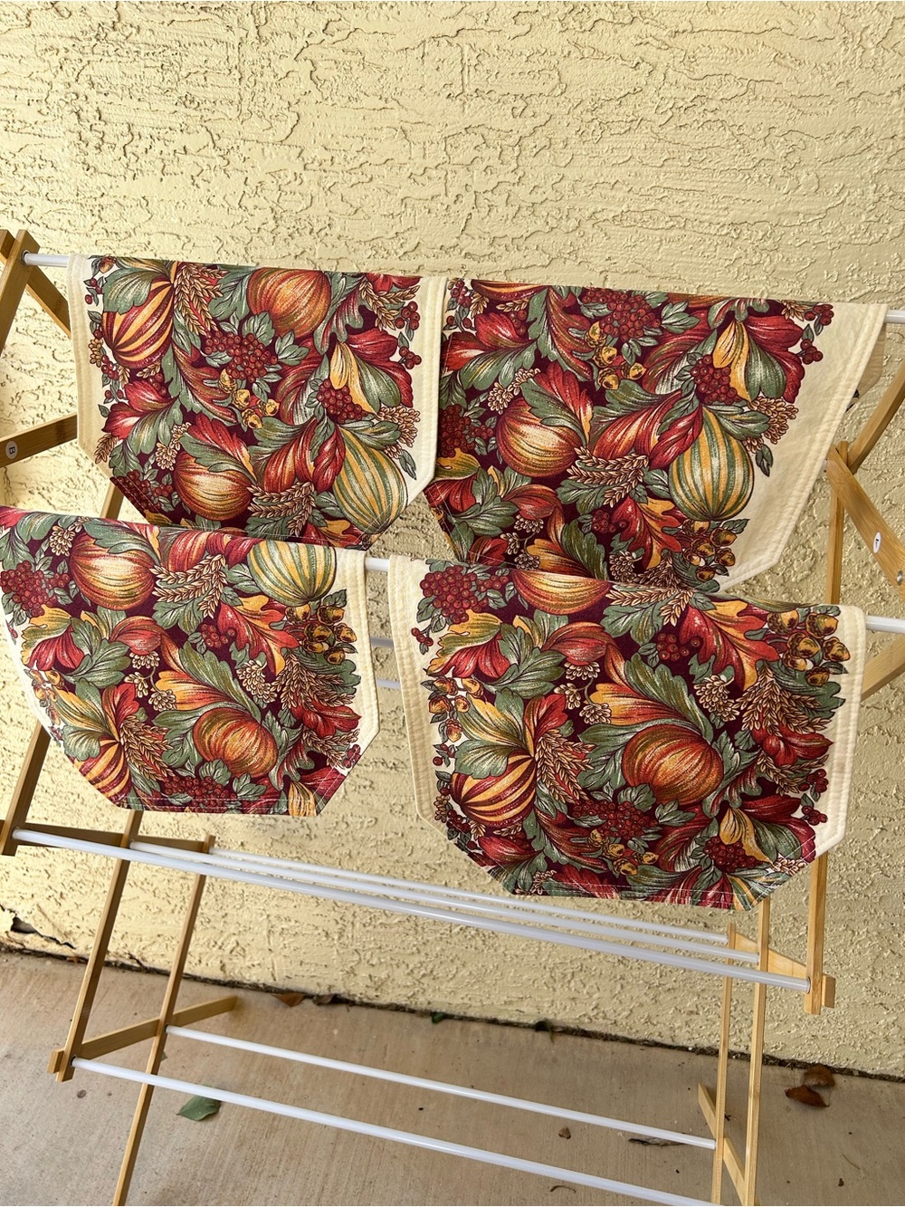 Vintage Harvest Pumpkin Floral Kitchen placemat, set - Cream Background